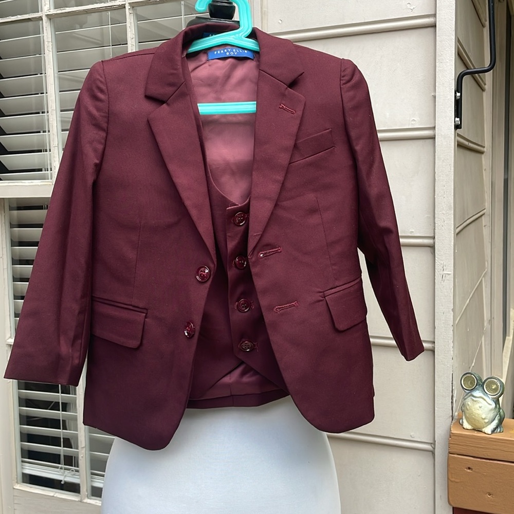 EUC- KIDS Perry Ellis Burgundy Blazer & Vest Set Size 4